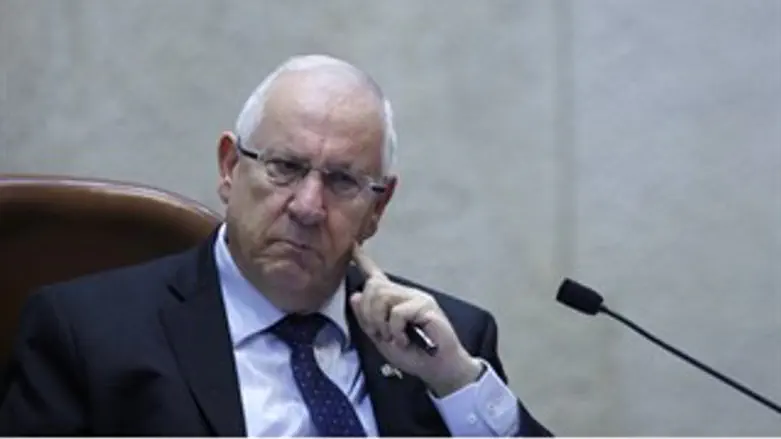 לא לזרות חול. להציג פתרונות. ריבלין