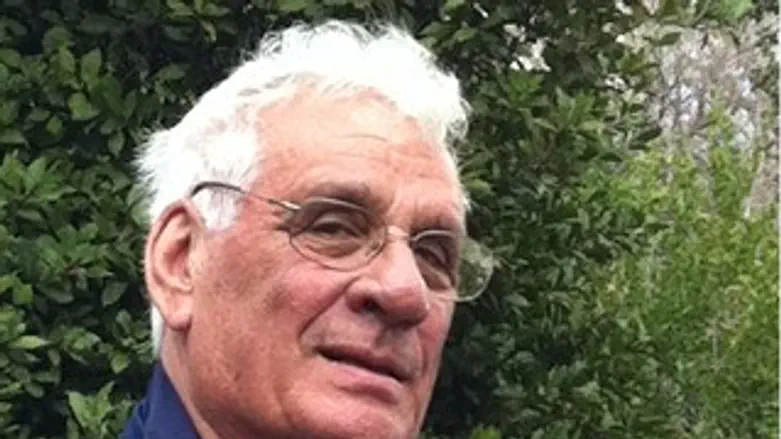 חבר של קבע. אורון