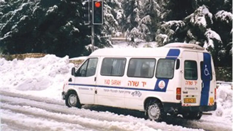 מסיעי חולים בשלג. ארכיון.