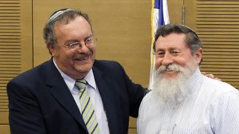 דעות שונות? כצל'ה והרשקוביץ