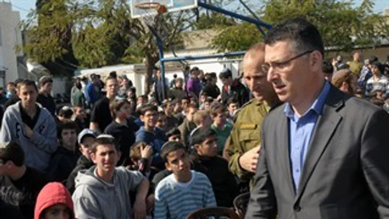 גדעון סער ואייל אייזנברג