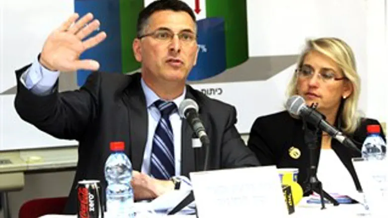 סער: ירידה בהיקף האלימות