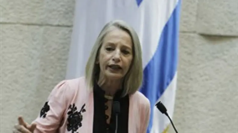 מדוע שהמשפחות ישלמו? אדטו