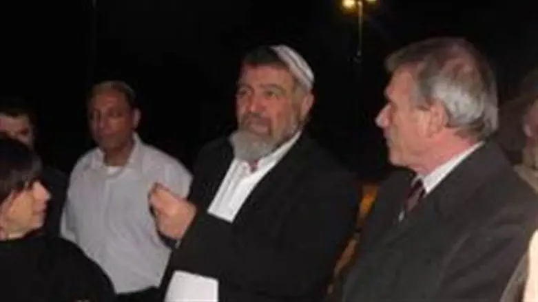 EU official Provera (right) and Mesika