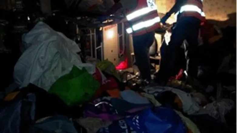 ערימות החפצים והבגדים