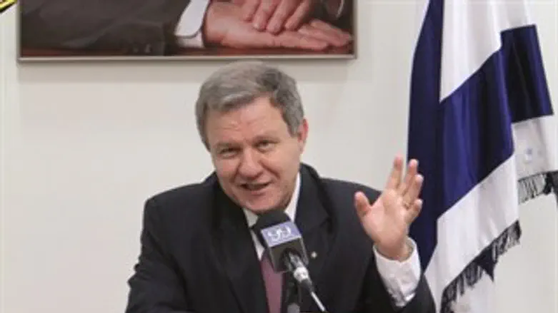 תומך במופז. שטרית