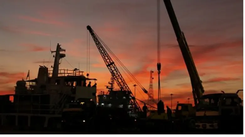 Iranian oil rig equipment