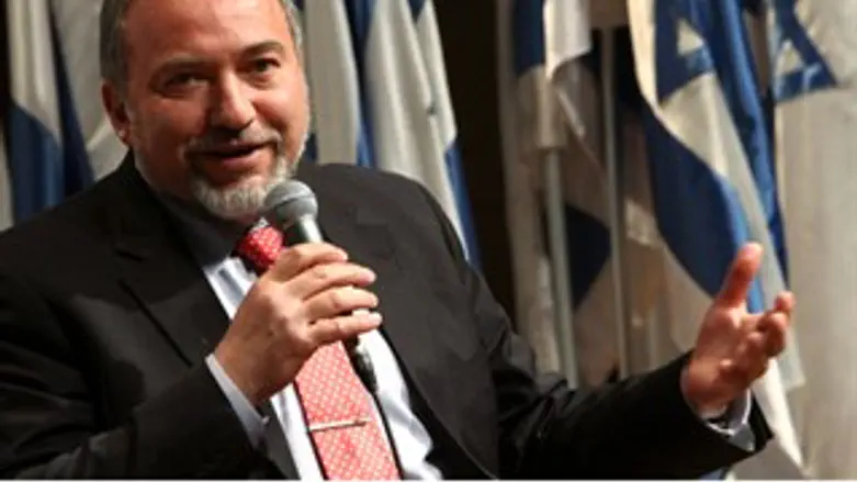 נהנה. אביגדור ליברמן