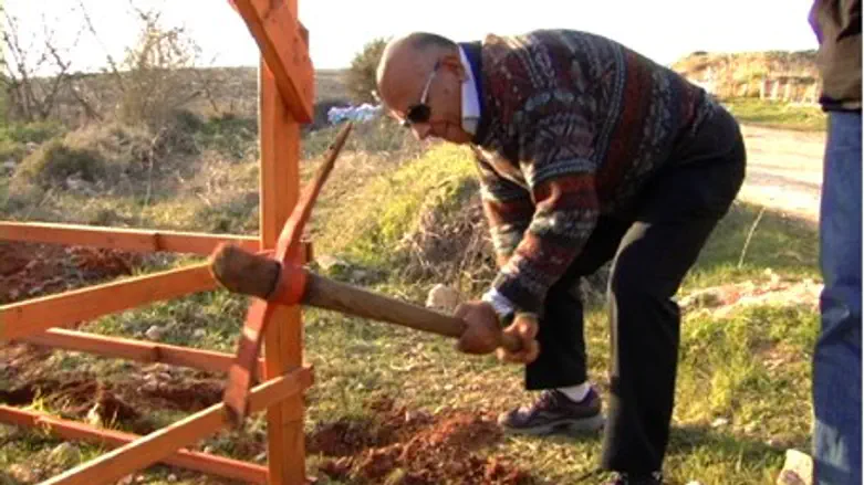 Activists work at Netzer
