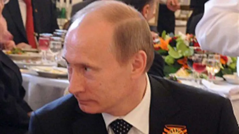 מתחיל לחגוג? פוטין בביקורו בישראל