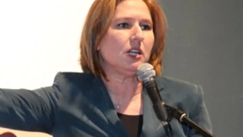 נתניהו עושה טעות. לבני