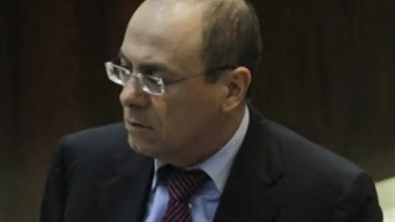 מאמין גדול בסנקציות. שלום