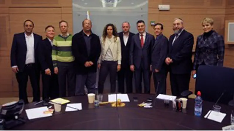 ועדת החינוך עם חתני התנ"ך