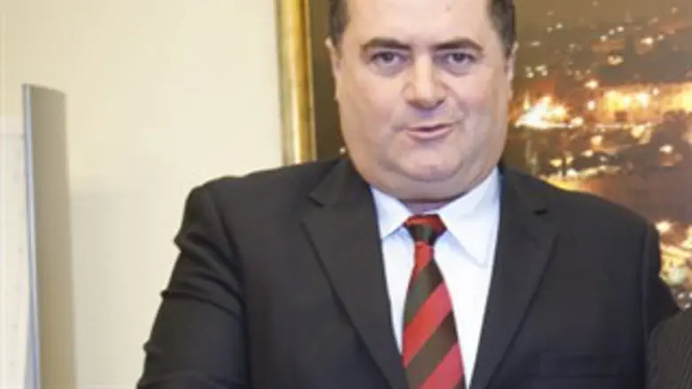 דואג לצעירים. השר כץ.