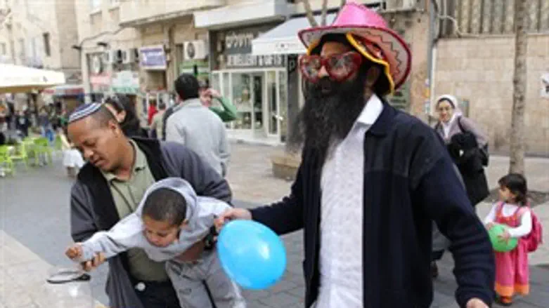פורים תחפושות