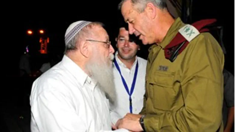 הרב דרוקמן והרמטכ"ל גנץ. ארכיון