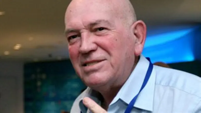 פורש. גזי קפלן.