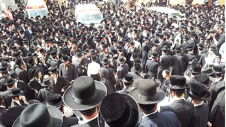 מסע ההלוויה. ארכיון