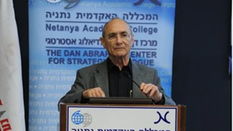 מלך מלכי המחירים - שר האוצר. לנדאו