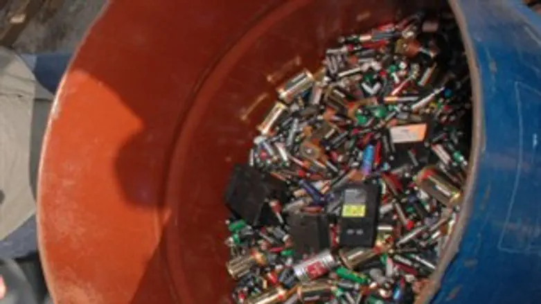 בטריות בטריה סוללה סוללות