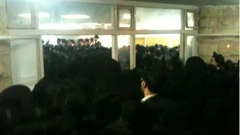 מאות ליוו את הבחור למנוחת עולמים