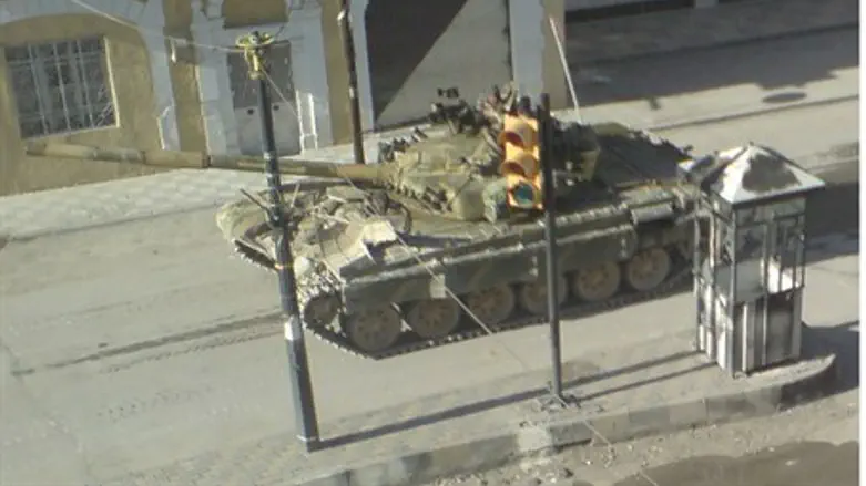 Syrian Tanks Near Damascus