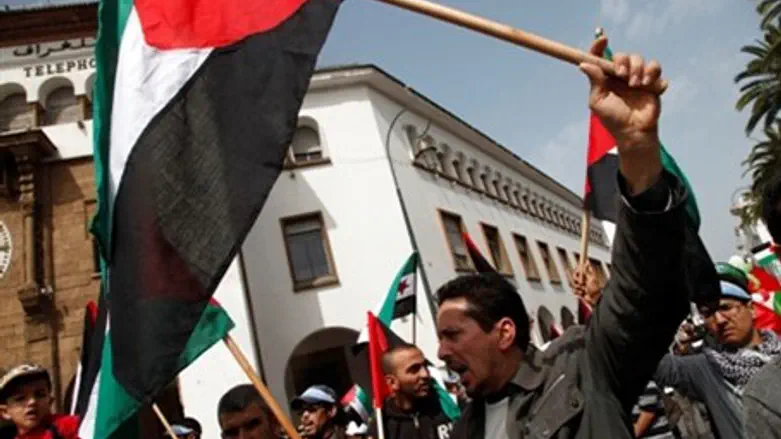 Palestinian Authority flag-wavers