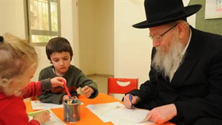 סגן השר מצייר