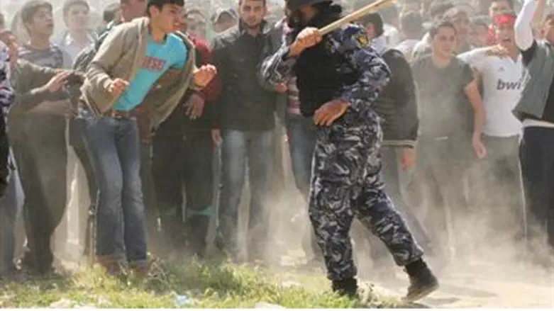 Hamas forces prevent Palestinian protesters f