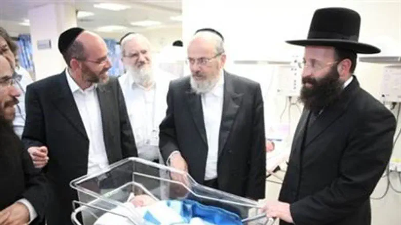 Rav Rabinovich (right)