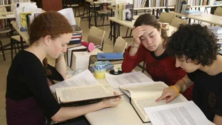 Еврейские девушки (Иллюстрация)