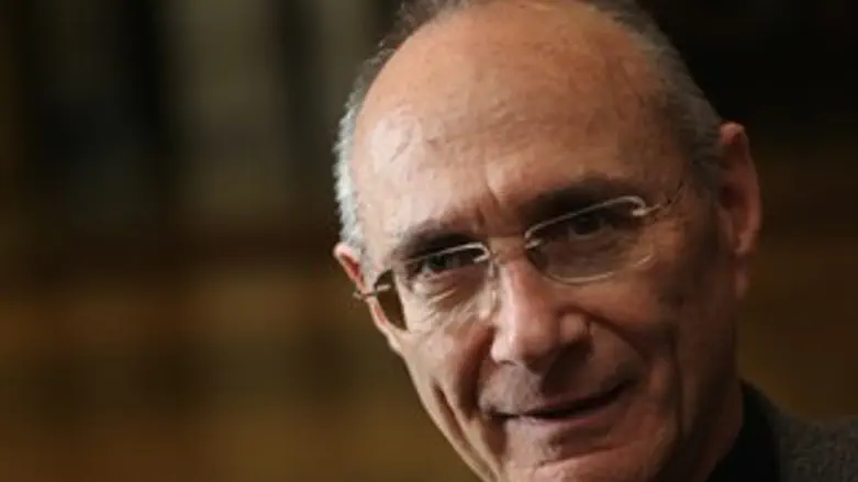 ד"ר עוזי לנדאו