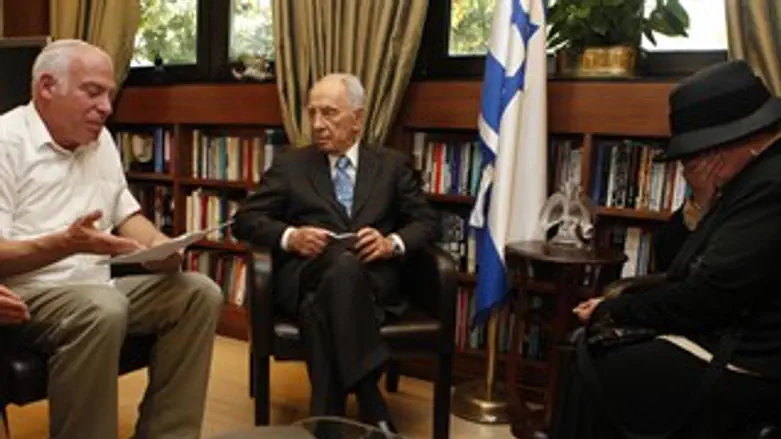 ביקור כחלון בתעשיה אווירית