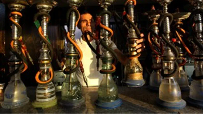 נרגילה בפנים