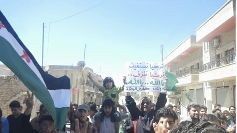 Protesters Demand Ceasefire in Idlib, Syria o
