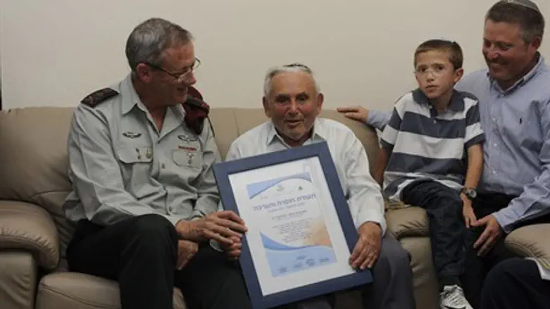 Gantz meets Holocaust survivor