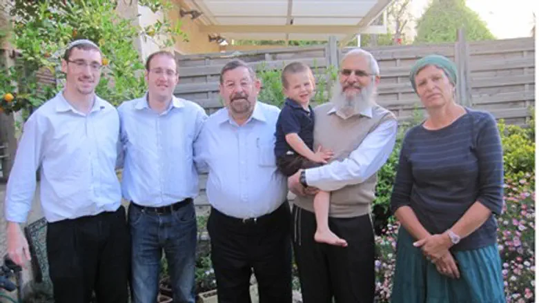 UK Mizrachi visits Ruth Fogel's parents