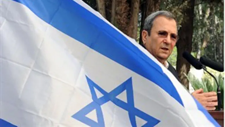 אהוד ברק בבית העלמין. היום