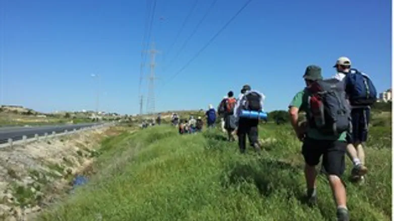 מסע מזכרון לעצמאות