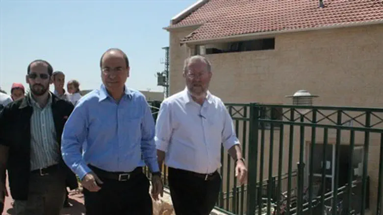 Silvan Shalom in Beit El