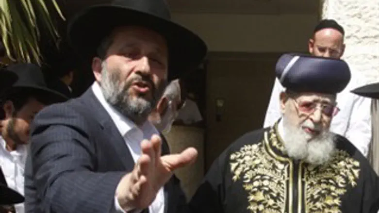 הרב עובדיה יוסף ואריה דרעי