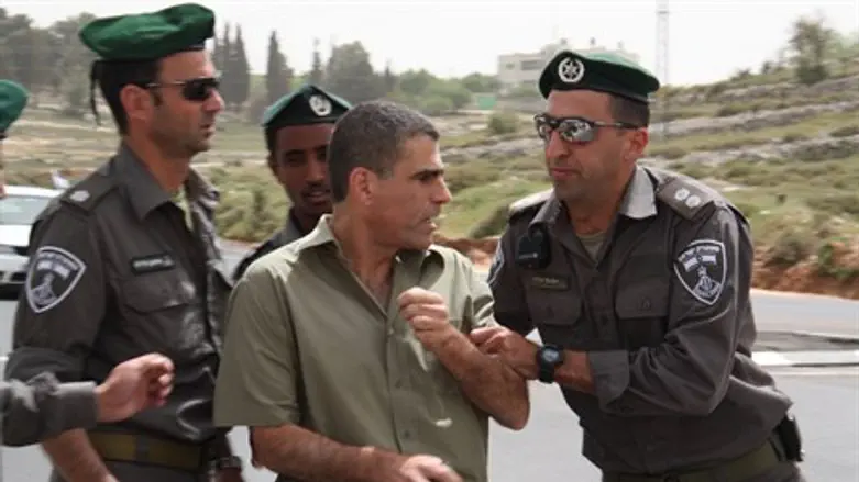 Violence as Police Block Leftists outside Bei