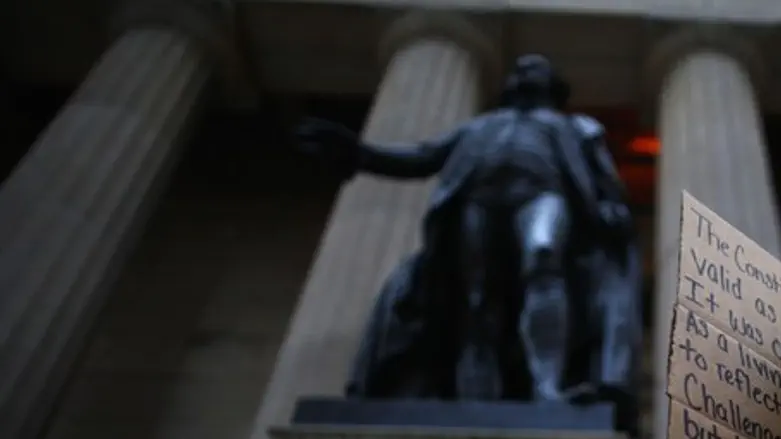 statue of George Washington