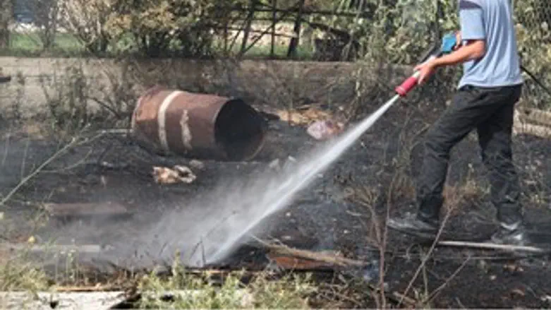 כיבוי שריפה כבאי אש