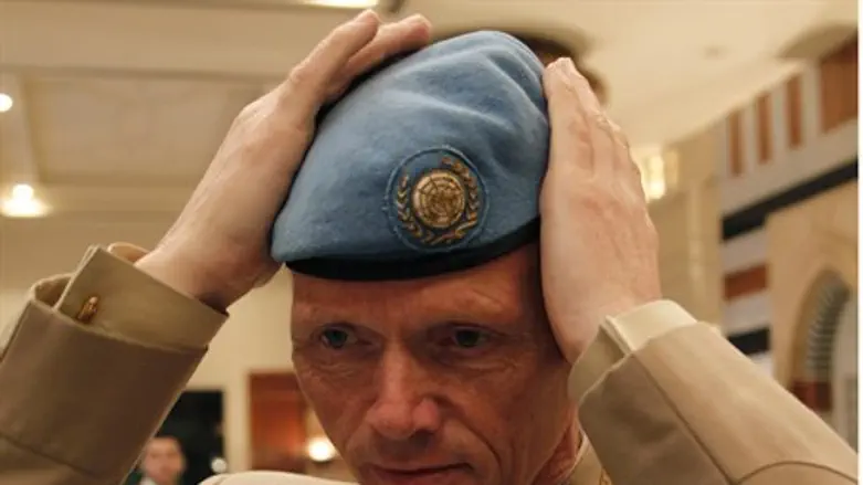 UN Observer Chief Robert Mood