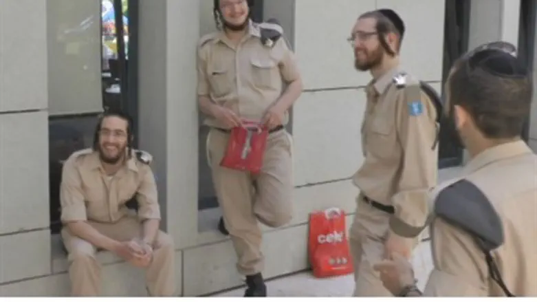 Shachar Kachol soldiers