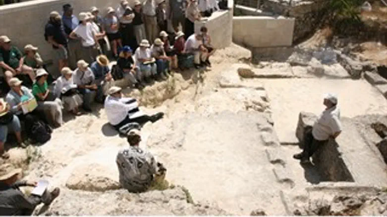 לטיל עם חוקר