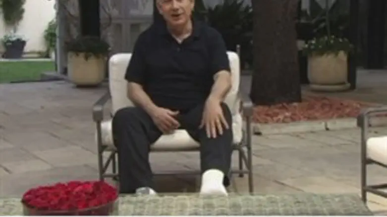 קרעתי גיד. נתניהו בגבס