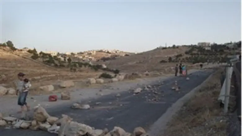 חסם האבנים סמוך לתקוע