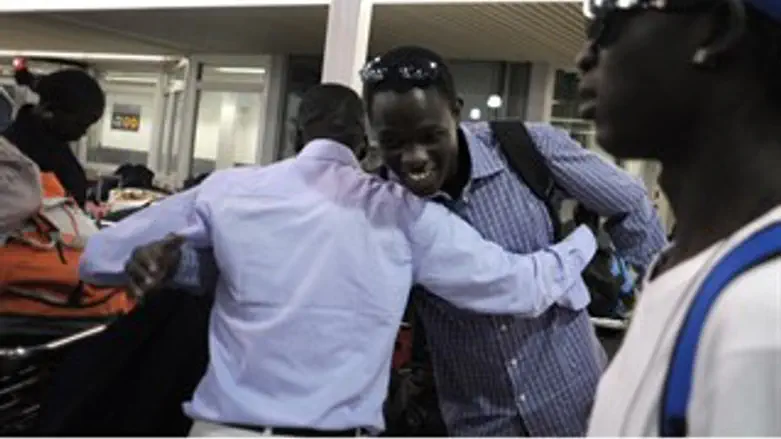 מסתננים חוזרים לביתם